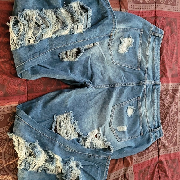 Ripped denim jeans - Picture 5 of 6